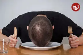 چرا بعد از غذا خواب‌آلود می‌شویم؟