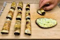 ببینید| طرز تهیه یک غذای جدید با بادمجان، تخم مرغ آب پز و پنیر