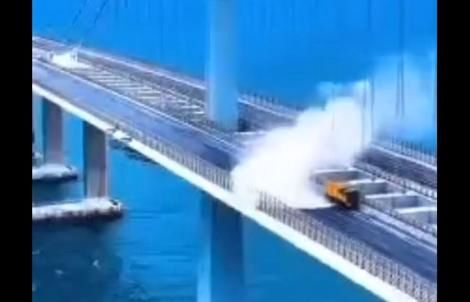 (ویدئو) یخ زدایی پل‌ها در چین با حرارت بالای ۸۰۰ درجه 