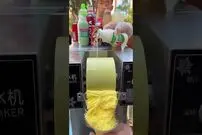 (ویدئو) این دستگاه شگفت انگیز در چند ثانیه به شما بستنی رشته ای تحویل می دهد!