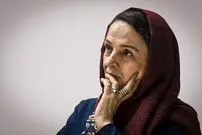ببینید| گلاب آدینه روی صحنه هم دخترش را تربیت کرد! 