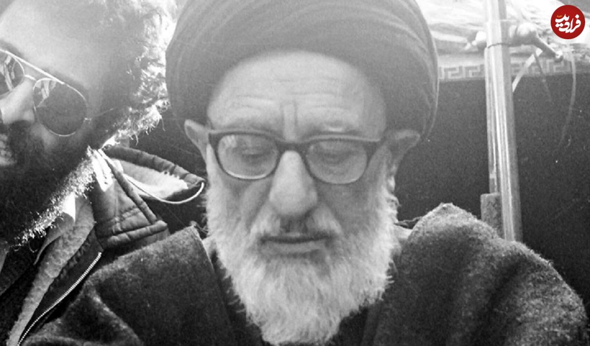 عکس؛ سفر در زمان؛ «آیتالله طالقانی در یک گفتوشنود مطبوعاتی در منزل شخصی اش»؛ سال 58