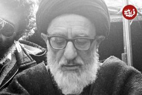 عکس؛ سفر در زمان؛ «آیت‌الله طالقانی در یک گفت‌وشنود مطبوعاتی در منزل شخصی اش»؛ سال 58