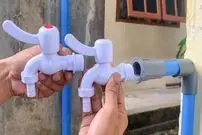 (ویدئو) چگونه دو شیر آب را به یک لوله پلاستیکی وصل کنیم؟