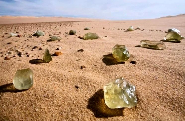 آیا شیشه‌های مرموز صحرای لیبی از فضا آمده‌اند؟