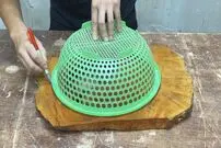 (ویدئو) فرآیند ساخت یک ساعت با یک تخته چوب به روش نجار چینی