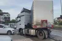(ویدئو) وقتی مهارت راننده تریلی جلوی فاجعه را گرفت!