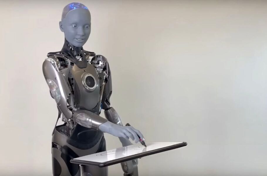 (ویدیو) نقاشی‌کشیدن پیشرفته‌ترین ربات انسان‌نمای دنیا را ببینید