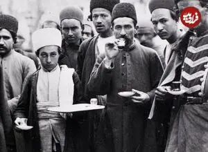 عکس| سفر زمان؛ تصویر دیده‌نشده از «هات چاکلت» خوردن تهرانی‌ها در زمان ناصرالدین شاه