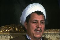 عکس؛ سفر در زمان؛ «هاشمی رفسنجانی و رهبر انقلاب» در حال مطالعه مجله سروش؛ سال 58