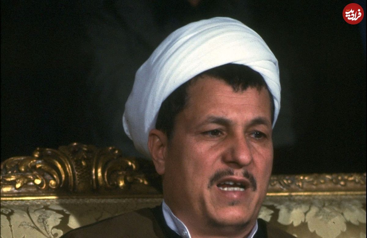 عکس؛ سفر در زمان؛ «هاشمی رفسنجانی و رهبر انقلاب» در حال مطالعه مجله سروش؛ سال 58