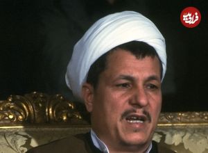عکس؛ سفر در زمان؛ «هاشمی رفسنجانی و رهبر انقلاب» در حال مطالعه مجله سروش؛ سال 58