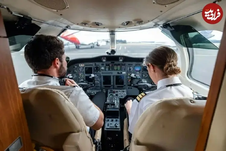 چرا در کابین خلبان هنگام سوار شدن مسافران باز است؟
