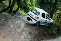 (ویدئو) چپ کردن پژو ۲۰۶ با ۵ کیلومتر سرعت!