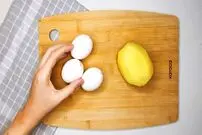 (ویدئو) اگر 3 سیب زمینی و 3 تخم مرغ در خانه دارید، نگران شام امشب نباشید!