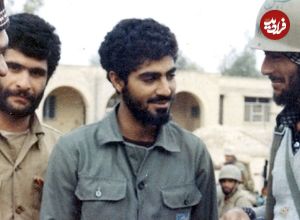 عکس| سفر در زمان؛ «سردار سلیمانی و سردار حاجی زاده» در یک مراسم در بیت رهبری؛ دهه 90