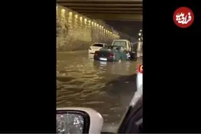 ببینید| تبریز دریا شد! تصاویر گرفتار شدن مردم و خودروها در میان آب