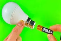 (ویدئو) نحوه تعمیر لامپ ای ای دی (LED) به سبک برقکار اسکاتلندی در 4 دقیقه