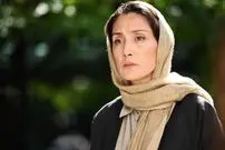 عکس| سفر زمان؛ «هدیه تهرانی» در حال مدیتیشن بر فراز یک روستا؛ سال ۱۳۹۵