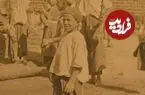 عکس| سفر زمان؛ تصویری از یک کارگاه نمدمالی در دوران قاجار