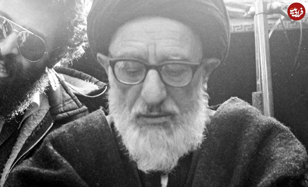 عکس؛ سفر در زمان؛ «آیت‌الله طالقانی» در حال گفت‌وگو با نمایندگان کردها در سنندج؛ سال 1358