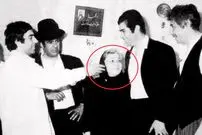 عکس| سفر در زمان؛ «فاطمه معتمدآریا» در کنار «ایران دفتری 86 ساله»؛ سال 72