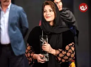 عکس| سفر زمان؛ تیپ و چهرۀ «طناز طباطبایی» در تئاتر «سی‌صد»