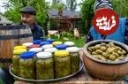 ببینید| غذای روستایی در آذربایجان؛ تهیه دلمه و ترشی برگ مو