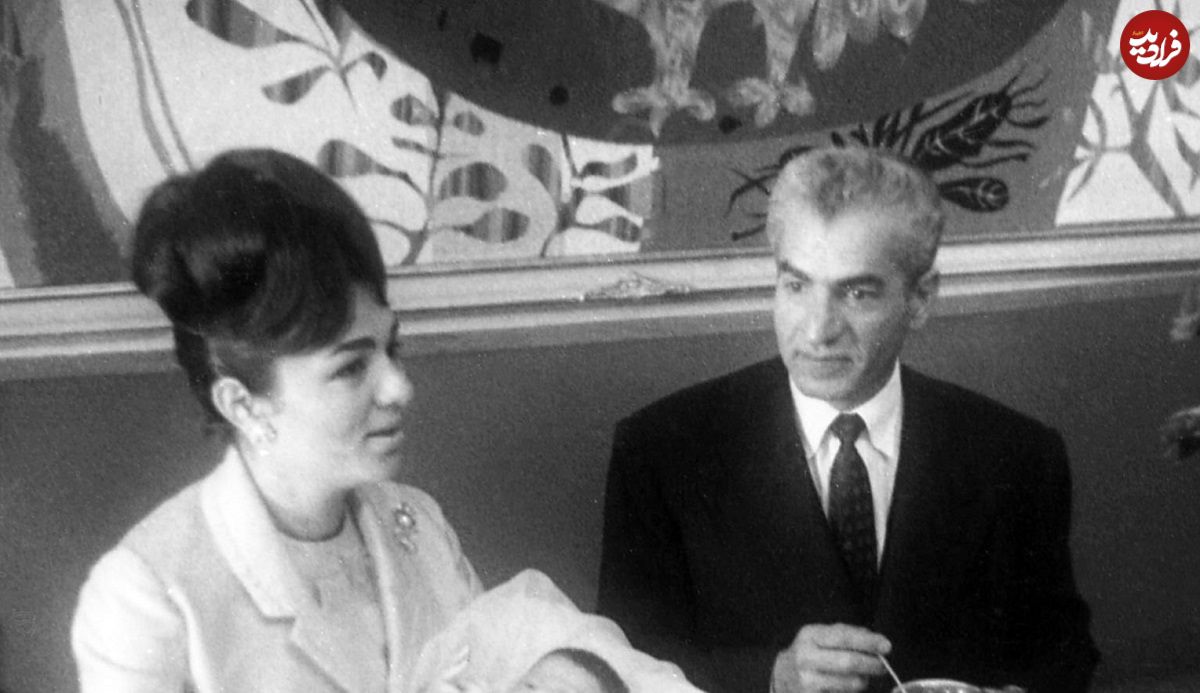عکس| سفر در زمان؛ «محمدرضا پهلوی، ملکه الیزابت و فرح» در مسجد شاه اصفهان؛ سال 1341