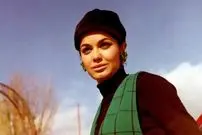 عکس| سفر در زمان؛ «نیلوفر و رضا بیک ایمانوردی» در نمایی از فیلم حسن دینامیت؛ سال 51