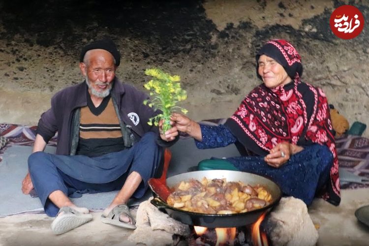 ببینید؛ غذای روستایی در افغانستان؛ پخت خوراک مرغ و سیب زمینی در غار 