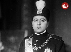 عکس؛ سفر در زمان؛ همسر احمدشاه به پنجره روزنامه چسبانده بود که چشمش به مجسمه رضاشاه نیفتد