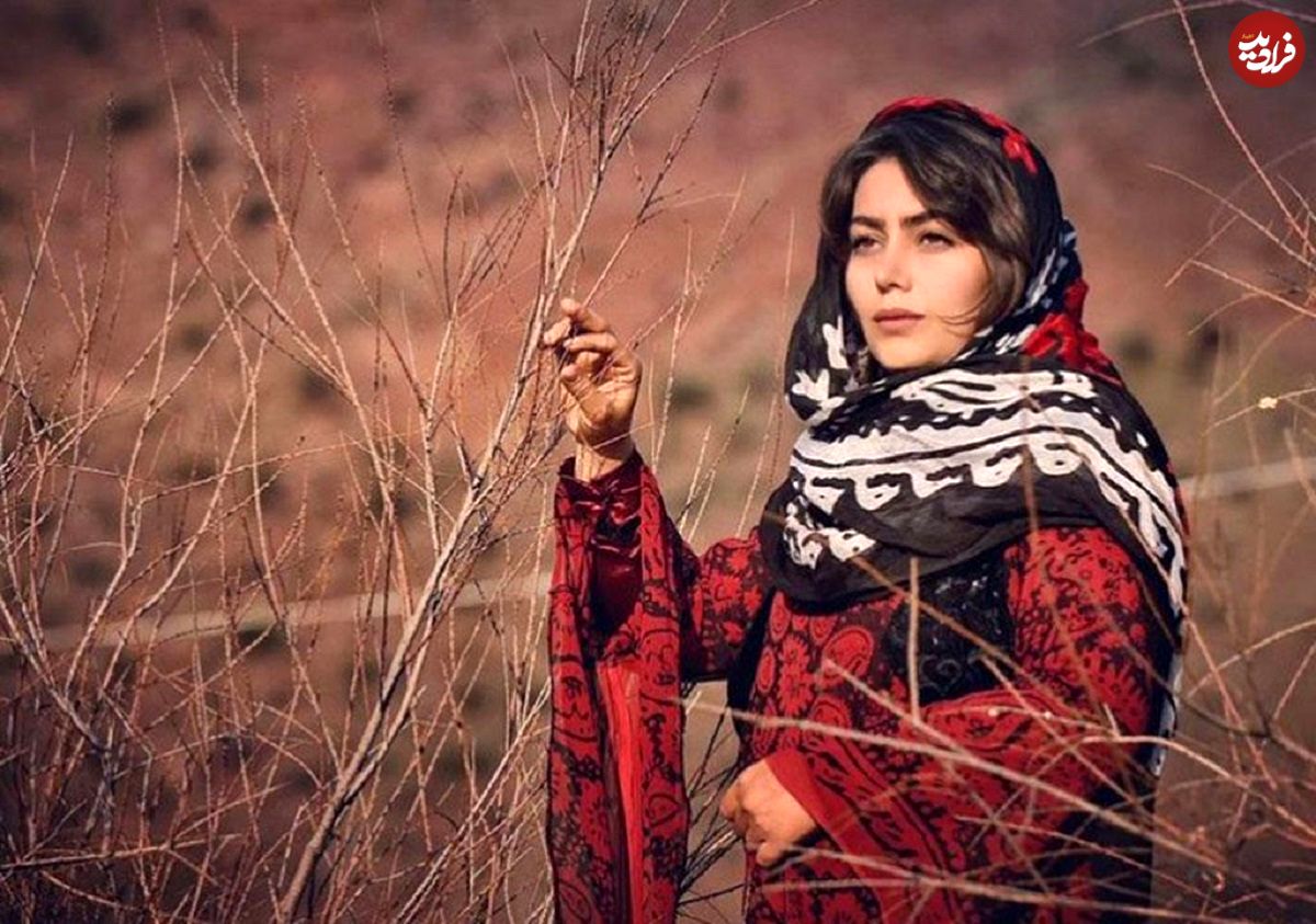 عکس؛ تیپ خاص روژان سریال نون خ در یک مراسم