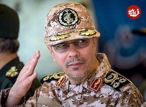 عکس؛ سفر به تاریخ؛ «سپهبد باقری» با لباس کُردی در یک سفره‌خانه بین‌راهی