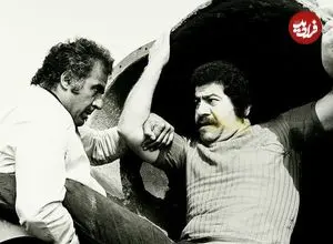 عکس| سفر زمان؛ «حسین گیل» بازیگر سینمای قبل از انقلاب در جبهه در بین رزمنده‌ها