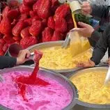 ببینید| غذای خیابانی در پاکستان؛ مراحل تهیه میلک شیک موز و توت فرنگی در کراچی