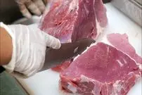 ببینید| غذای خیابانی در تایلند؛ پخت خوراک گوشت با آناناس، سیر و فلفل در بانکوک