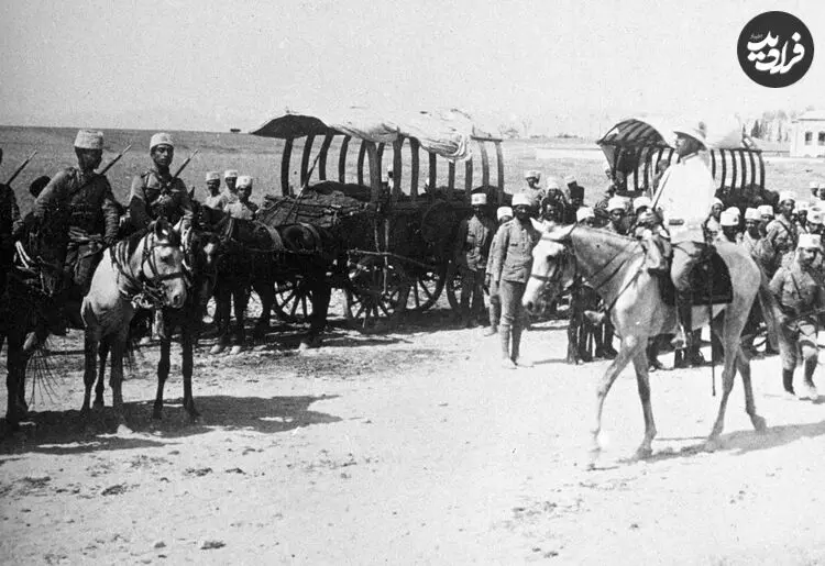 تصاویر| سفر به عصر قاجار؛ از «قایق‌ها در بندر رشت» تا «کالسکه در جادۀ شمال»