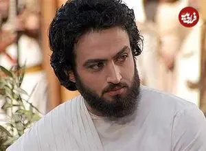 عکس| سفر زمان؛ تیپ و چهرۀ «مصطفی زمانی» در پشت‌صحنه سریال جدیدش
