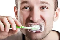 چند بار در روز باید مسواک زد؟