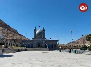 عکس| سفر زمان؛ منظرۀ «امامزاده شاهرضا» در شهرضای اصفهان؛ 93 سال قبل