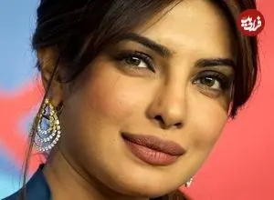 عکس| سفر در زمان؛ «پریانکا چوپرا، نماد زیبایی در بالیوود» در مراسم اکران فیلم «زنجیر» در بمبئی؛ سال 1392