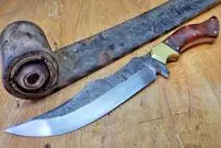 ببینید| مراحل ساخت یک چاقوی خاص با استفاده از فنر قدیمی کامیون 