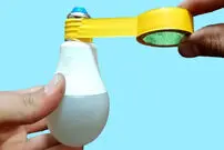 (ویدئو) چگونه با نوار چسب، یک لامپ LED قدیمی را در منزل تعمیر کنیم؟