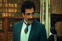 عکس| «حمید صفت» در حال خوردن سیب زمینی تخم مرغ در پشت صحنه سریال بامداد خمار