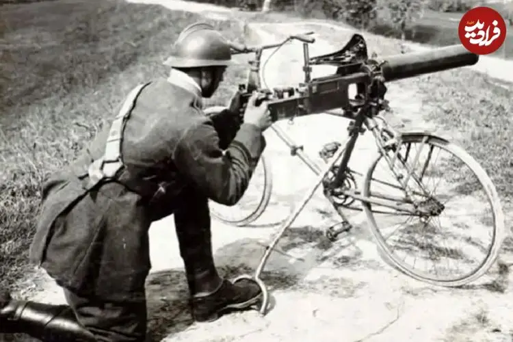 عکس| فناوری عجیب جنگ جهانی اول؛ اسب های آهنی و تیربارهای متحرک
