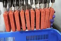 ببینید| غذای خیابانی در تایوان؛ تهیه بستنی توت فرنگی و پخت نان بخار پز در تایپه