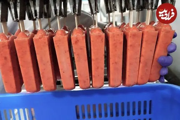 ببینید| غذای خیابانی در تایوان؛ تهیه بستنی توت فرنگی و پخت نان بخار پز در تایپه