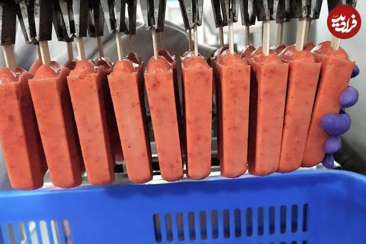 ببینید| غذای خیابانی در تایوان؛ تهیه بستنی توت فرنگی و پخت نان بخار پز در تایپه