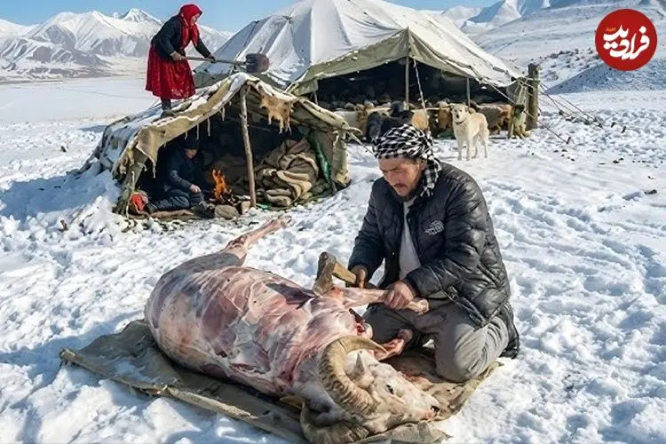 ببینید| غذای روستایی در افغانستان؛ پخت آبگوشت در کوهستان برفی